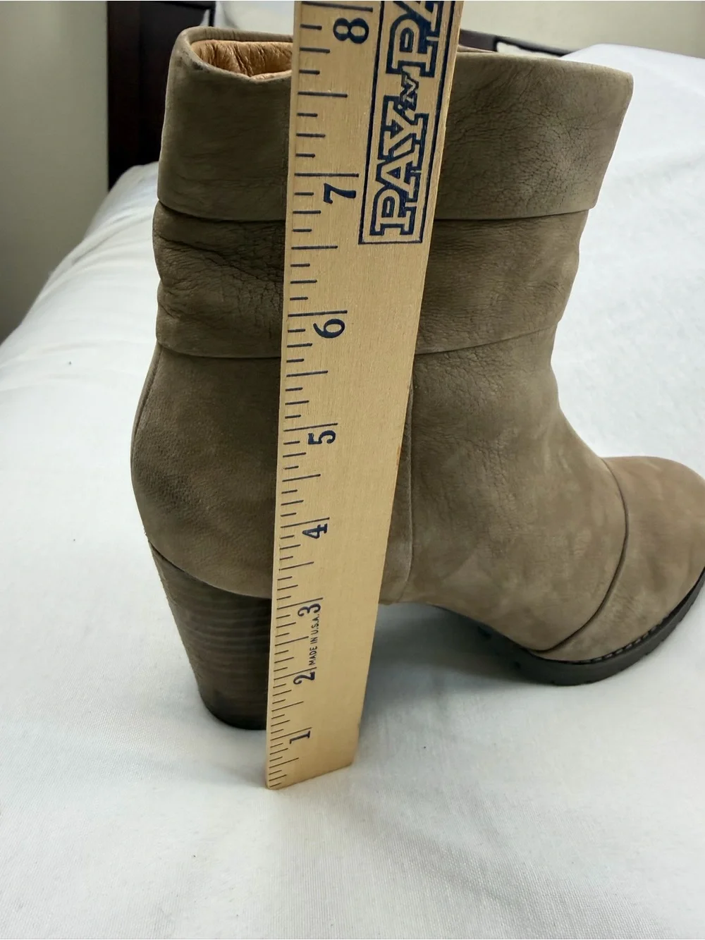 Clarks Artisan Mission Zelle Nubuck Leather Ankle Boots Taupe Grey Brown 8